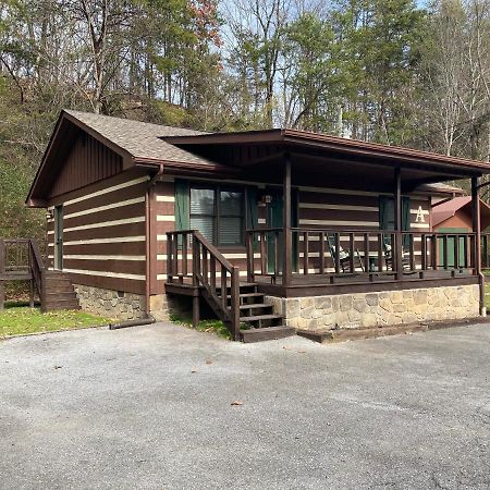 On Dolly Time 1 Mile From Dollywood Villa Pigeon Forge Ngoại thất bức ảnh