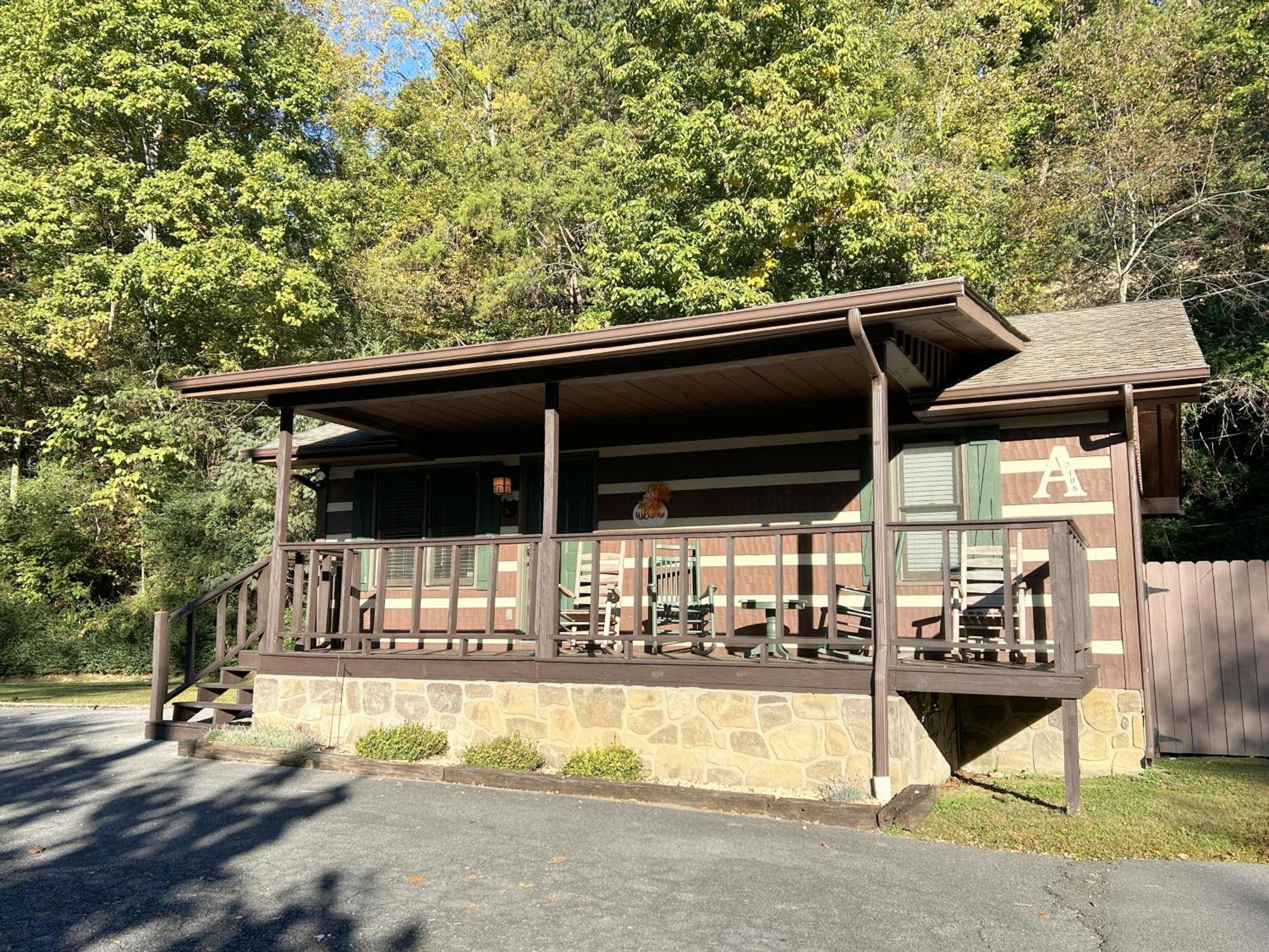 On Dolly Time 1 Mile From Dollywood Villa Pigeon Forge Ngoại thất bức ảnh