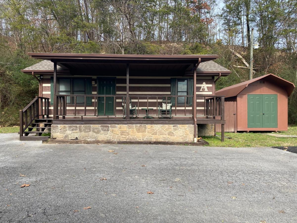 On Dolly Time 1 Mile From Dollywood Villa Pigeon Forge Ngoại thất bức ảnh