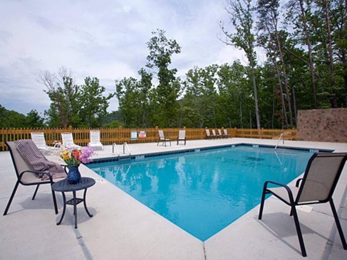 On Dolly Time 1 Mile From Dollywood Villa Pigeon Forge Ngoại thất bức ảnh